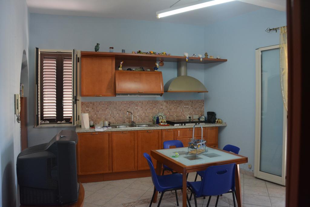 Casa Eleonora Apartment Campofelice Di Roccella Room photo